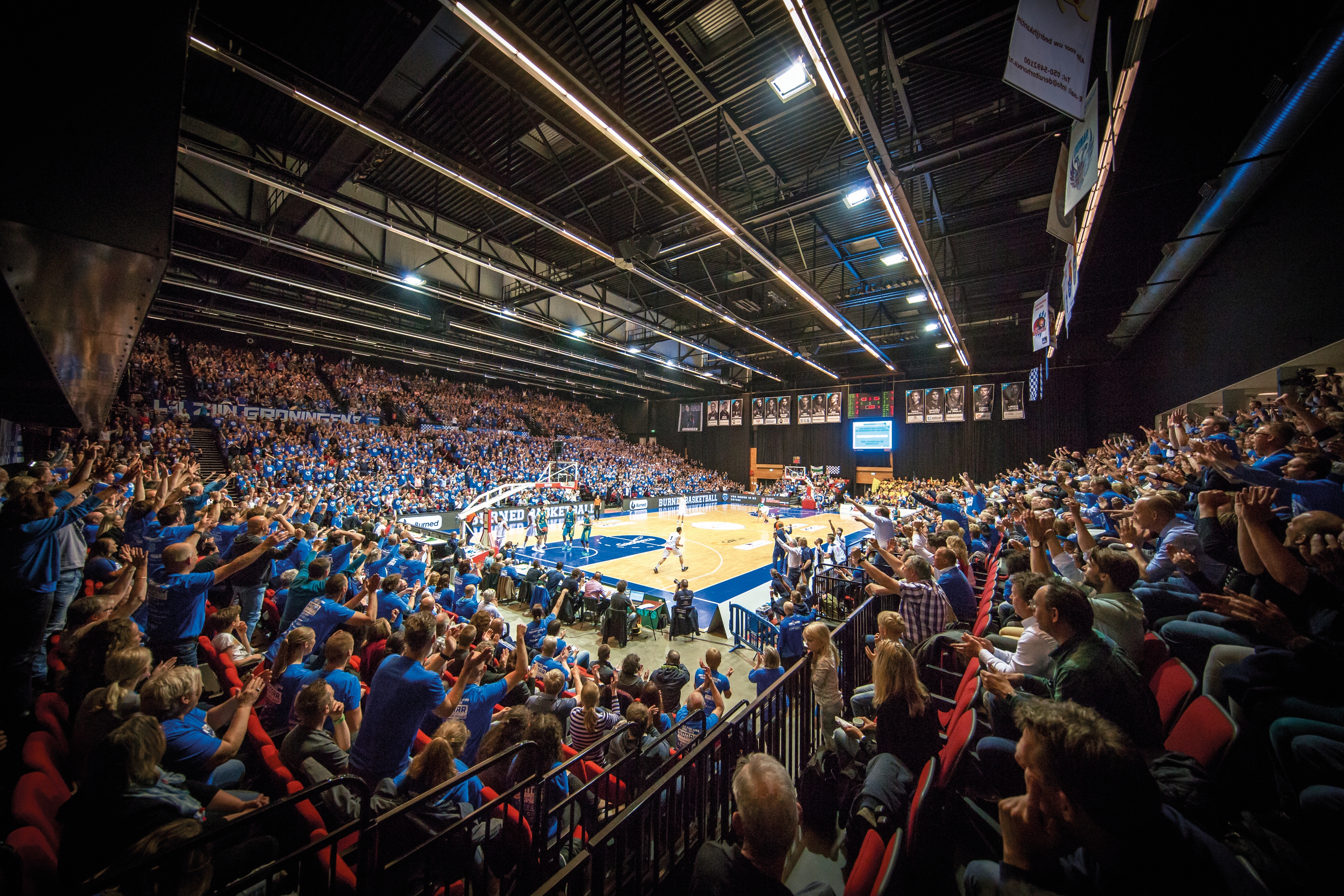 Martiniplaza in extase, foto door Bjorn Eerkes